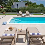 Villa Nacle With Heated Pool And Large Playground Near Omis And Split Duće