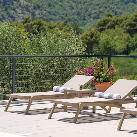 New! Modern Nacle With Heated Pool Duće