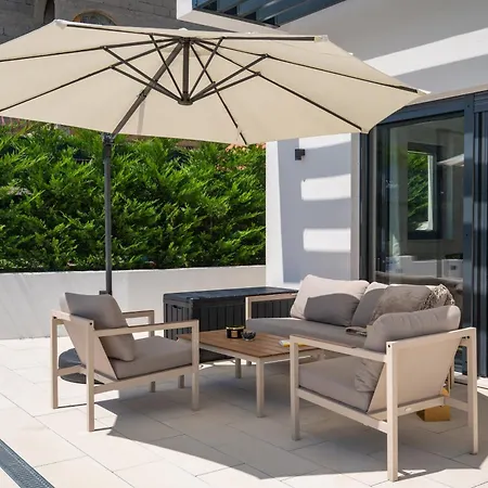 New! Modern Nacle With Heated Pool * Duće