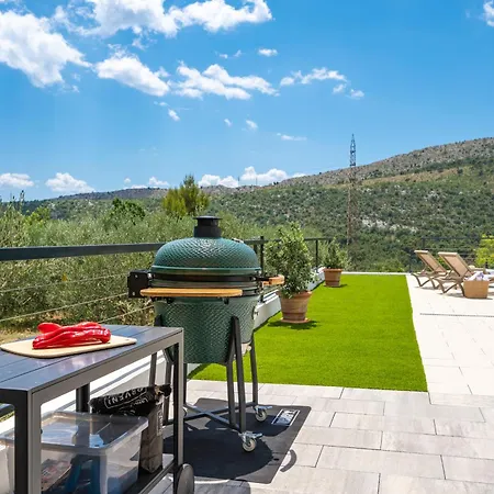 New! Modern Nacle With Heated Pool Duće