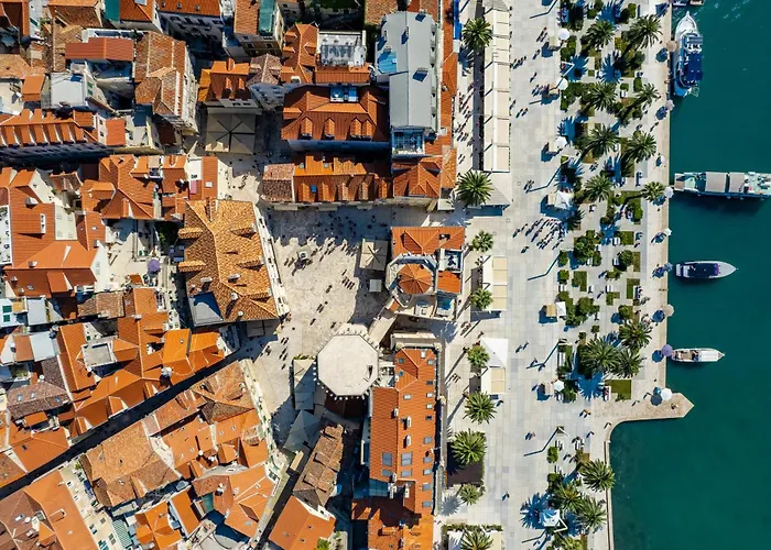 Nacle With Heated Pool And Large Playground Near Omis And Split فيلة