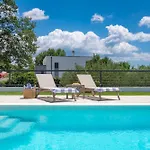 Nacle With Heated Pool And Large Playground Near Omis And Split *