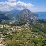 Villa Nacle With Heated Pool And Large Playground Near Omis And Split *