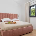Villa Nacle With Heated Pool And Large Playground Near Omis And Split *