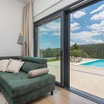 Nacle With Heated Pool And Large Playground Near Omis And Split Villa Duće