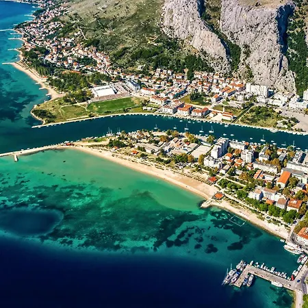 Nacle With Heated Pool And Large Playground Near Omis And Split Villa