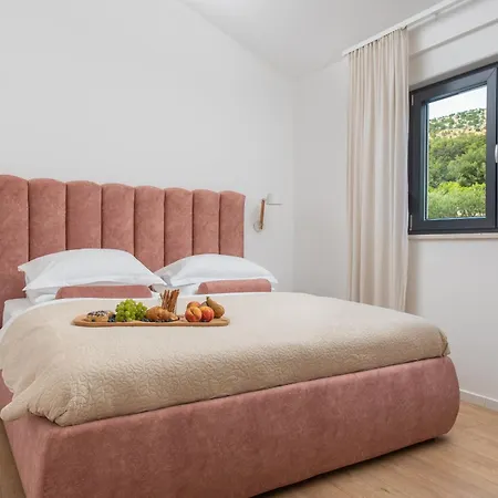 Villa Nacle With Heated Pool And Large Playground Near Omis And Split *