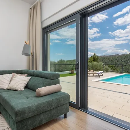 New! Modern Nacle With Heated Pool Villa Duće