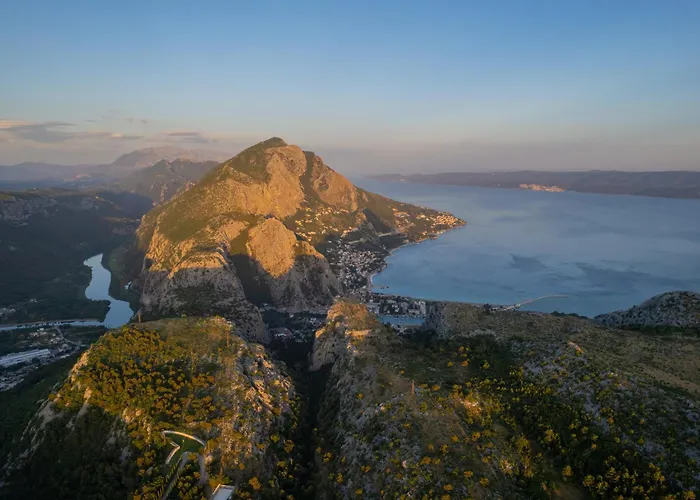 New! Modern Nacle With Heated Pool *