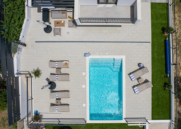 New! Modern Nacle With Heated Pool * Duće