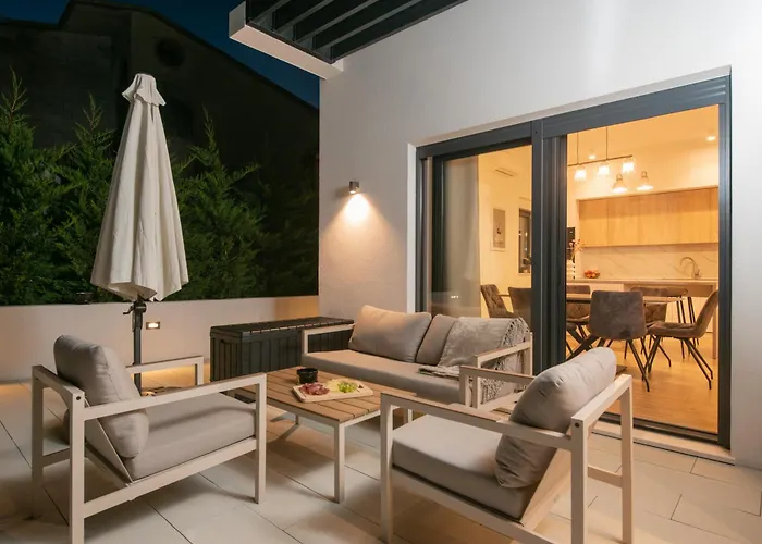 New! Modern Nacle With Heated Pool Villa Duće