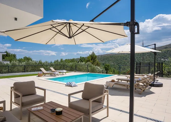 New! Modern Nacle With Heated Pool Villa Duće