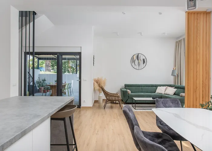 New! Modern Nacle With Heated Pool * Duće