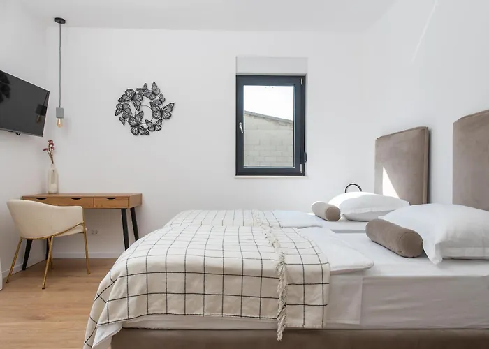 New! Modern Nacle With Heated Pool Villa Duće