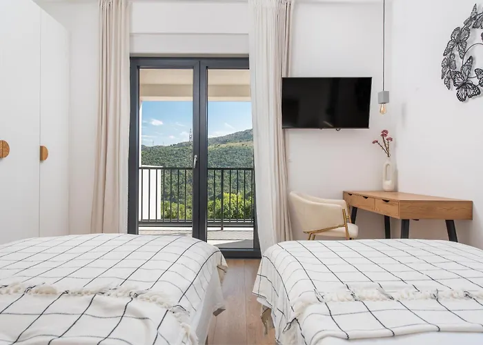 New! Modern Nacle With Heated Pool Duće