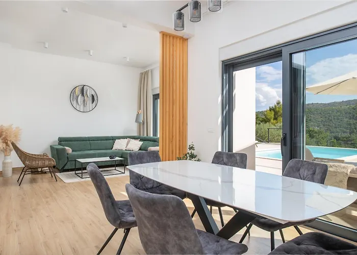 Villa New! Modern Nacle With Heated Pool